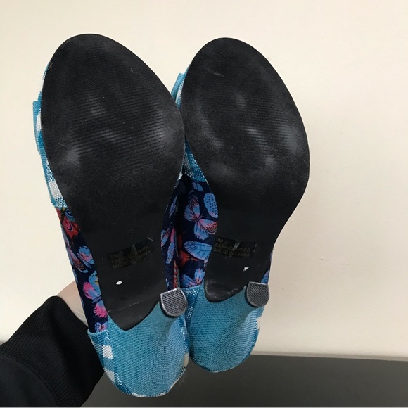 Dolce by Mojo Moxy Butterfly Heels | Bow Front Pumps | Blue Plaid - Size 9 - Picture 11 of 12